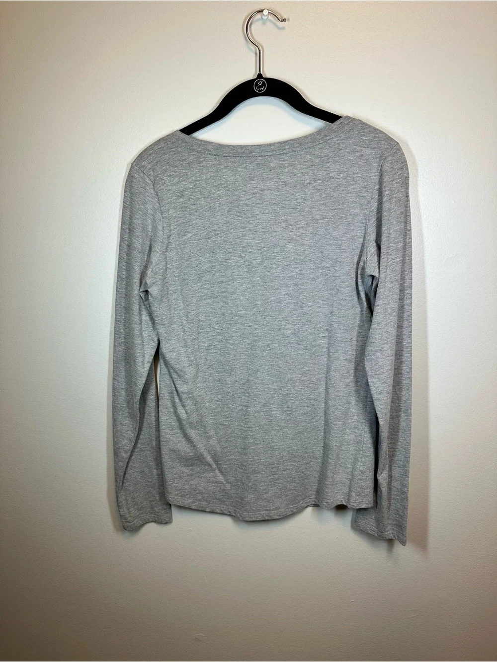 Nike Women's Long-Sleeve Scoop Neck Tee - Light Gray